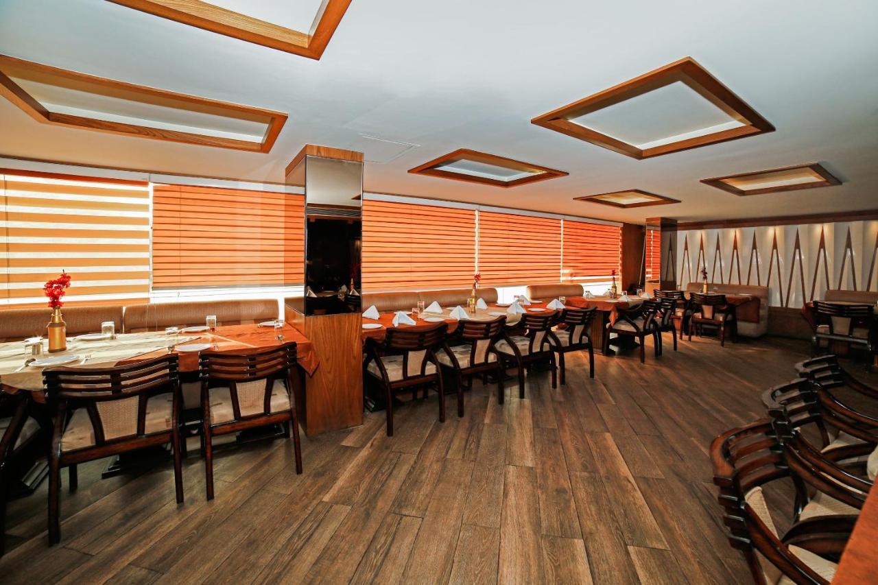 Hotel Shelter Gwalior Εξωτερικό φωτογραφία