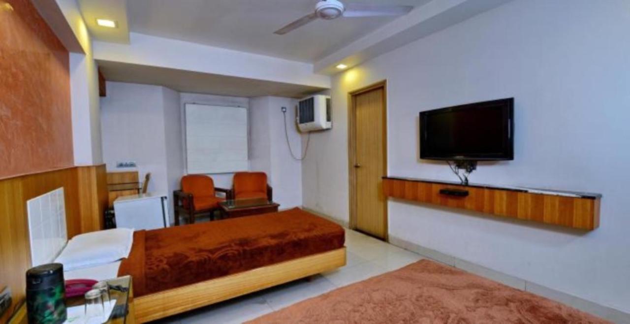 Hotel Shelter Gwalior Εξωτερικό φωτογραφία