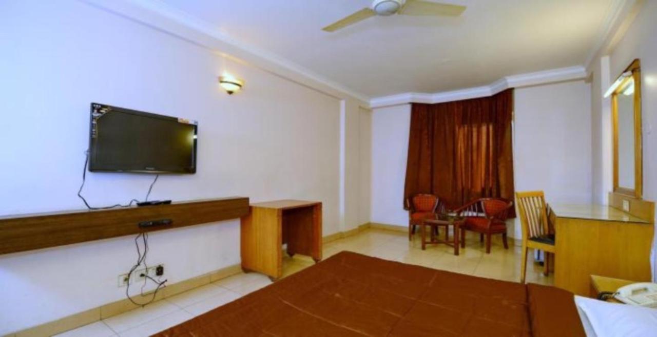 Hotel Shelter Gwalior Εξωτερικό φωτογραφία