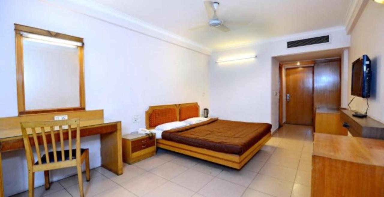 Hotel Shelter Gwalior Εξωτερικό φωτογραφία